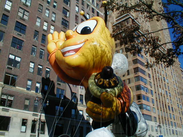 Honey Nut Cheerios Bee Balloon